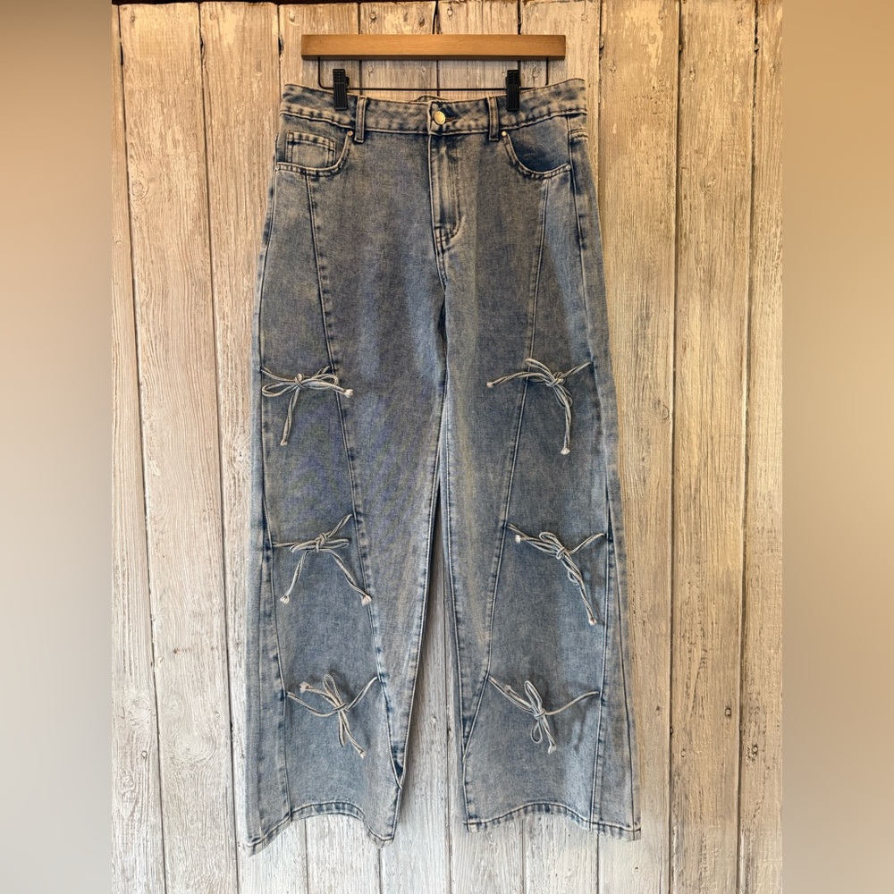 Ten-Thirty Stylish Blue Jeans with Bow Accents NWOT